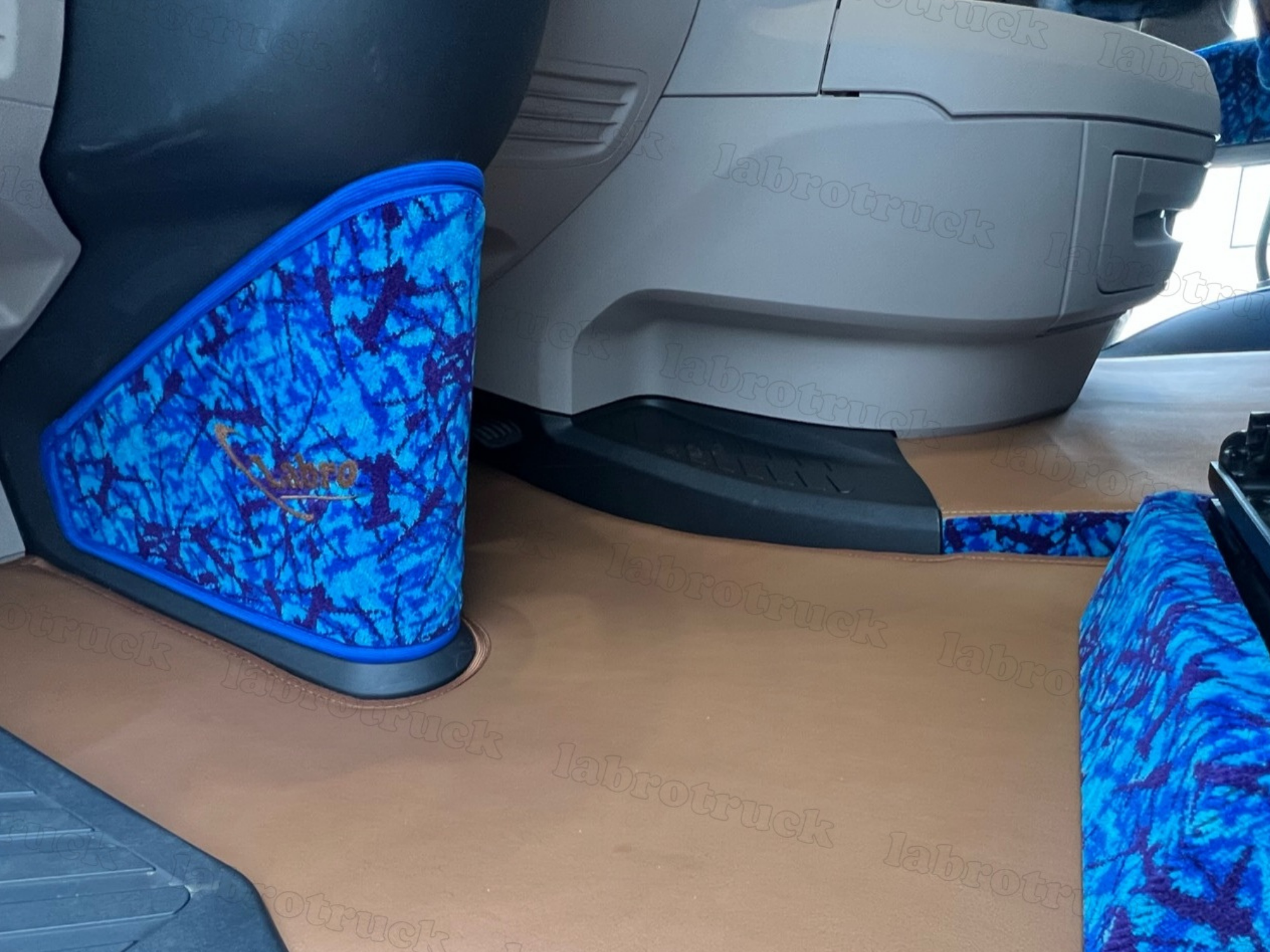 Stuurkolombekleding - Geschikt voor DAF