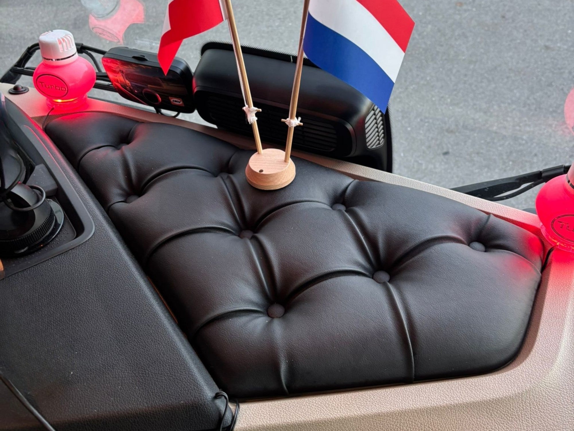 Dashboard-Ablage(n) – geknöpft, passend für MERCEDES Actros MP4/5